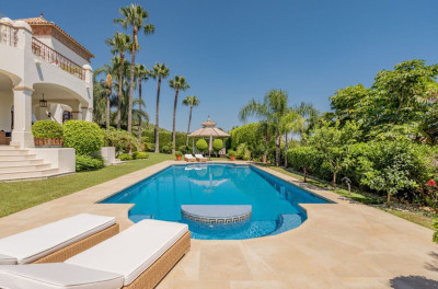 6 Bedroom Detached Villa in Sierra Blanca - Image 2