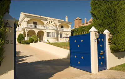 5 Bedroom Detached Villa in Mijas Golf - Image 1