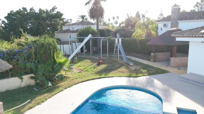 4 Bedroom Detached Villa in El Paraiso - Image 5