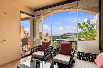 2 Bedroom Middle Floor Apartment in Benalmadena - Image 2