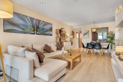 2 Bedroom Middle Floor Apartment in Benalmadena - Image 5