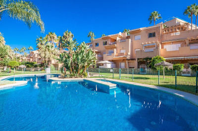 3 Bedroom Middle Floor Apartment in Cabopino - Image 2