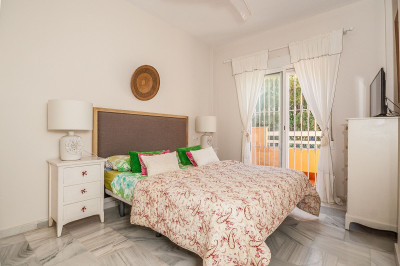 3 Bedroom Middle Floor Apartment in Cabopino - Image 4