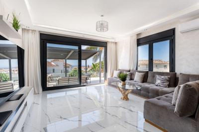 4 Bedroom Detached Villa in Riviera del Sol - Image 5