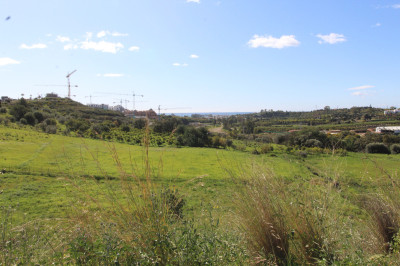 Residential Plot in Benahavís - Image 2