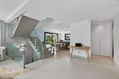 5 Bedroom Detached Villa in Torremuelle - Image 2