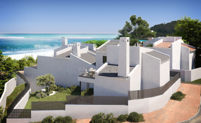 2 Bedroom Semi-Detached House in Estepona - Image 2
