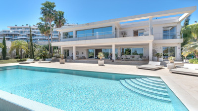 4 Bedroom Detached Villa in Calanova Golf - Image 2