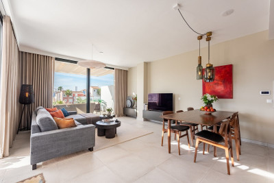3 Bedroom Penthouse in El Paraiso - Image 1