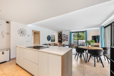 3 Bedroom Middle Floor Apartment in Puerto Banús - Image 1