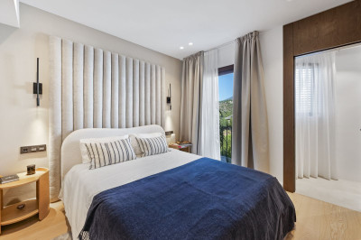3 Bedroom Townhouse in Benahavís - Image 5