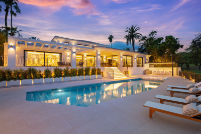 5 Bedroom Detached Villa in Nueva Andalucía - Image 1