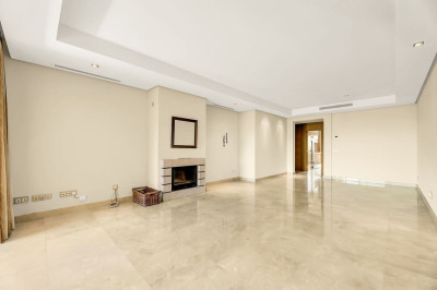 3 Bedroom Ground Floor Apartment in La Quinta - Image 4
