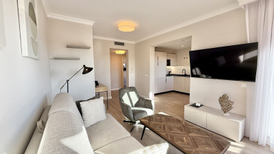 1 Bedroom Middle Floor Apartment in Benahavís - Image 5