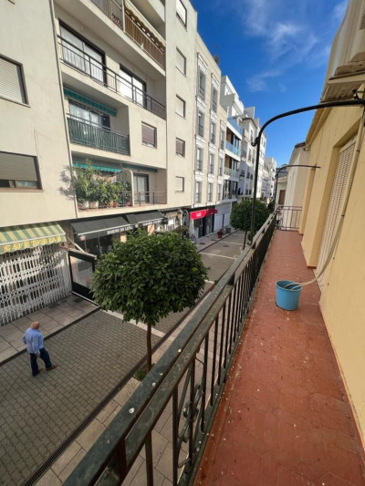 12 Bedroom Semi-Detached House in Estepona - Image 1