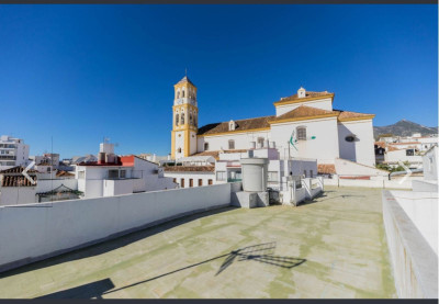 7 Bedroom Townhouse in Marbella - Image 1