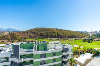3 Bedroom Middle Floor Apartment in Mijas Costa - Image 3