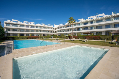 3 Bedroom Middle Floor Apartment in Bel Air - Image 5