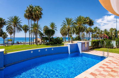 2 Bedroom Middle Floor Apartment in San Pedro de Alcántara - Image 2