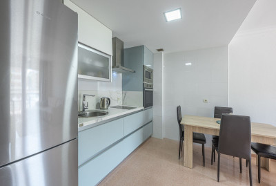 2 Bedroom Middle Floor Apartment in San Luis de Sabinillas - Image 5