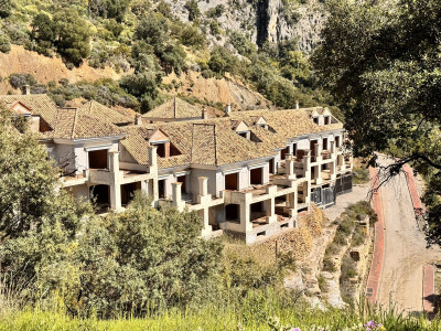 Residential Plot in Istán - Image 1