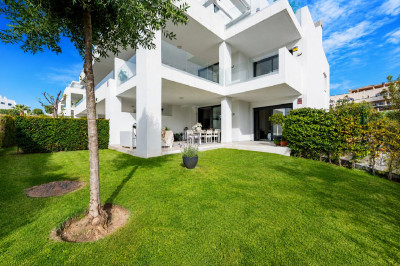 2 Bedroom Ground Floor Apartment in El Paraiso - Image 4