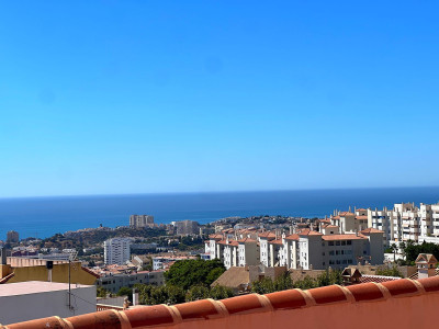 5 Bedroom Semi-Detached House in Benalmadena - Image 2