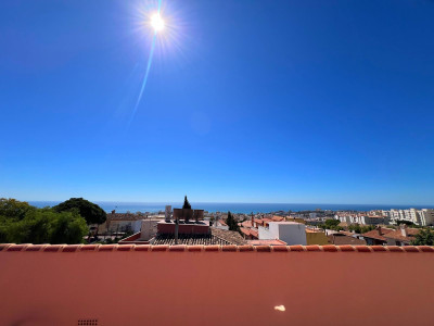 5 Bedroom Semi-Detached House in Benalmadena - Image 5