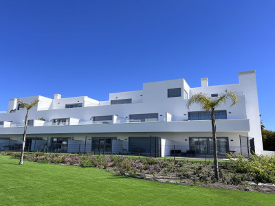 3 Bedroom Top Floor Apartment in Bel Air - Image 2