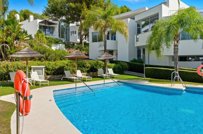 4 Bedroom Semi-Detached House in Sierra Blanca - Image 1