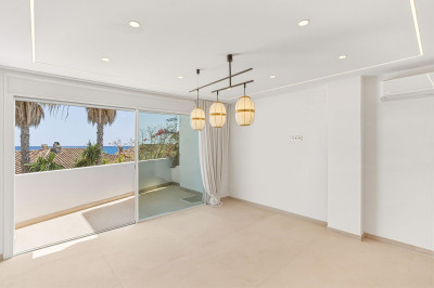 4 Bedroom Townhouse in Altos de los Monteros - Image 3