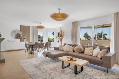 6 Bedroom Detached Villa in Estepona - Image 5