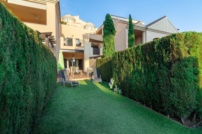 2 Bedroom Ground Floor Apartment in Puerto Banús - Image 4