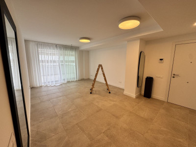 2 Bedroom Ground Floor Apartment in Estepona - Image 3