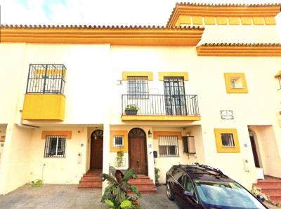 3 Bedroom Townhouse in Estepona - Image 1