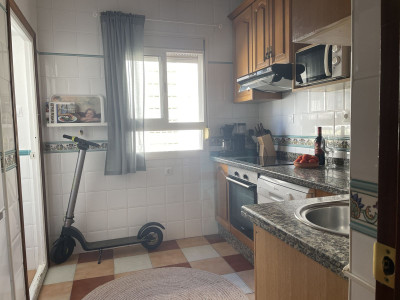 2 Bedroom Middle Floor Apartment in Estepona - Image 5