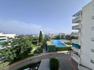 3 Bedroom Middle Floor Apartment in Estepona - Image 4