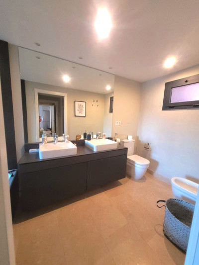 1 Bedroom Ground Floor Apartment in Selwo - Image 4