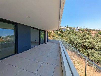3 Bedroom Middle Floor Apartment in Altos de los Monteros - Image 3