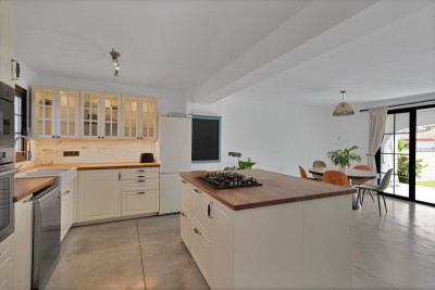 3 Bedroom Townhouse in Estepona - Image 3