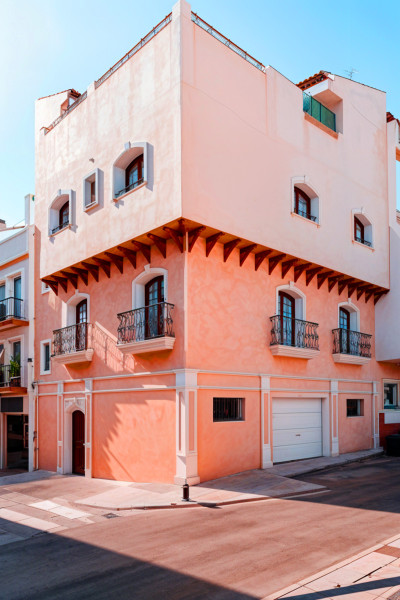 7 Bedroom Townhouse in Estepona