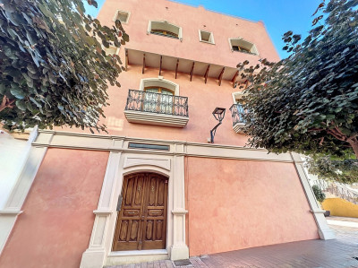 7 Bedroom Townhouse in Estepona - Image 5