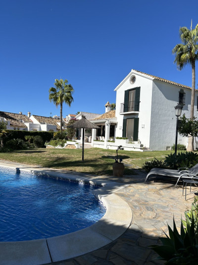 4 Bedroom Detached Villa in New Golden Mile - Image 1