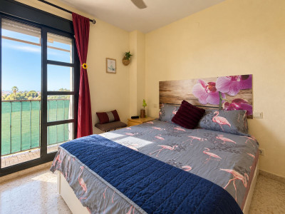 2 Bedroom Middle Floor Apartment in Manilva - Image 3