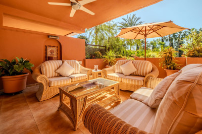 2 Bedroom Ground Floor Apartment in Puerto Banús - Image 3