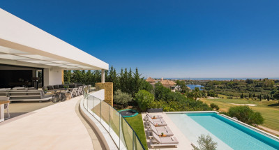 5 Bedroom Detached Villa in Benahavís - Image 1