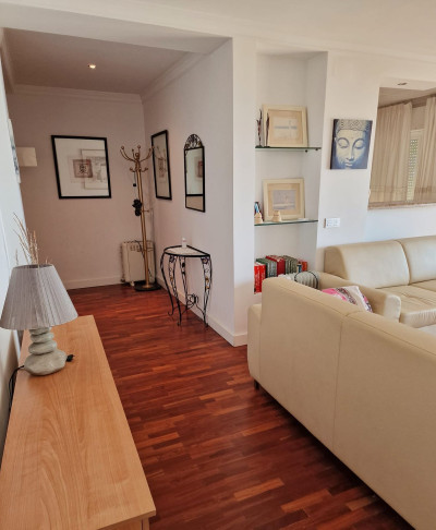 2 Bedroom Middle Floor Apartment in Estepona - Image 2