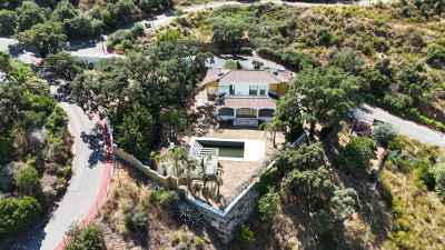3 Bedroom Detached Villa in La Mairena - Image 1