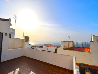 1 Bedroom Penthouse in Mijas - Image 2