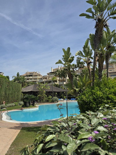2 Bedroom Middle Floor Apartment in Benahavís